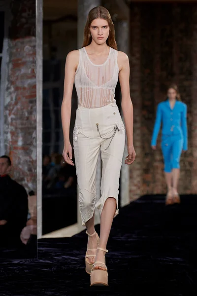 Look 33